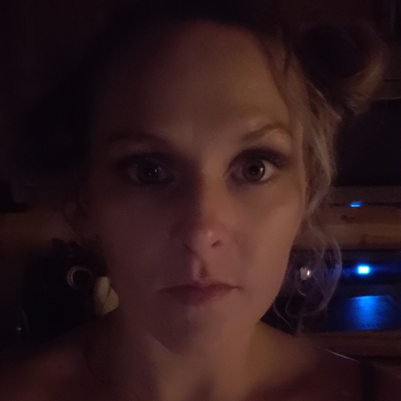 Meet your Posher, Brandi - Picture 1 of 1